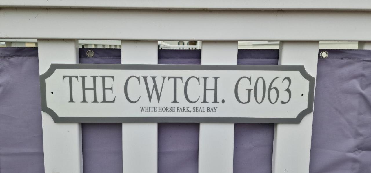 Cwtch, White Horse, Seal Bay Resort Selsey Esterno foto