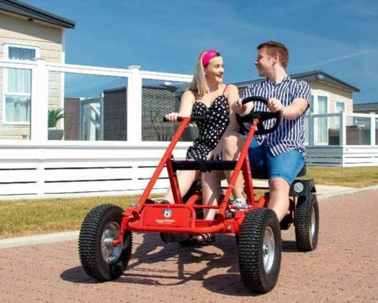 Cwtch, White Horse, Seal Bay Resort Selsey Esterno foto