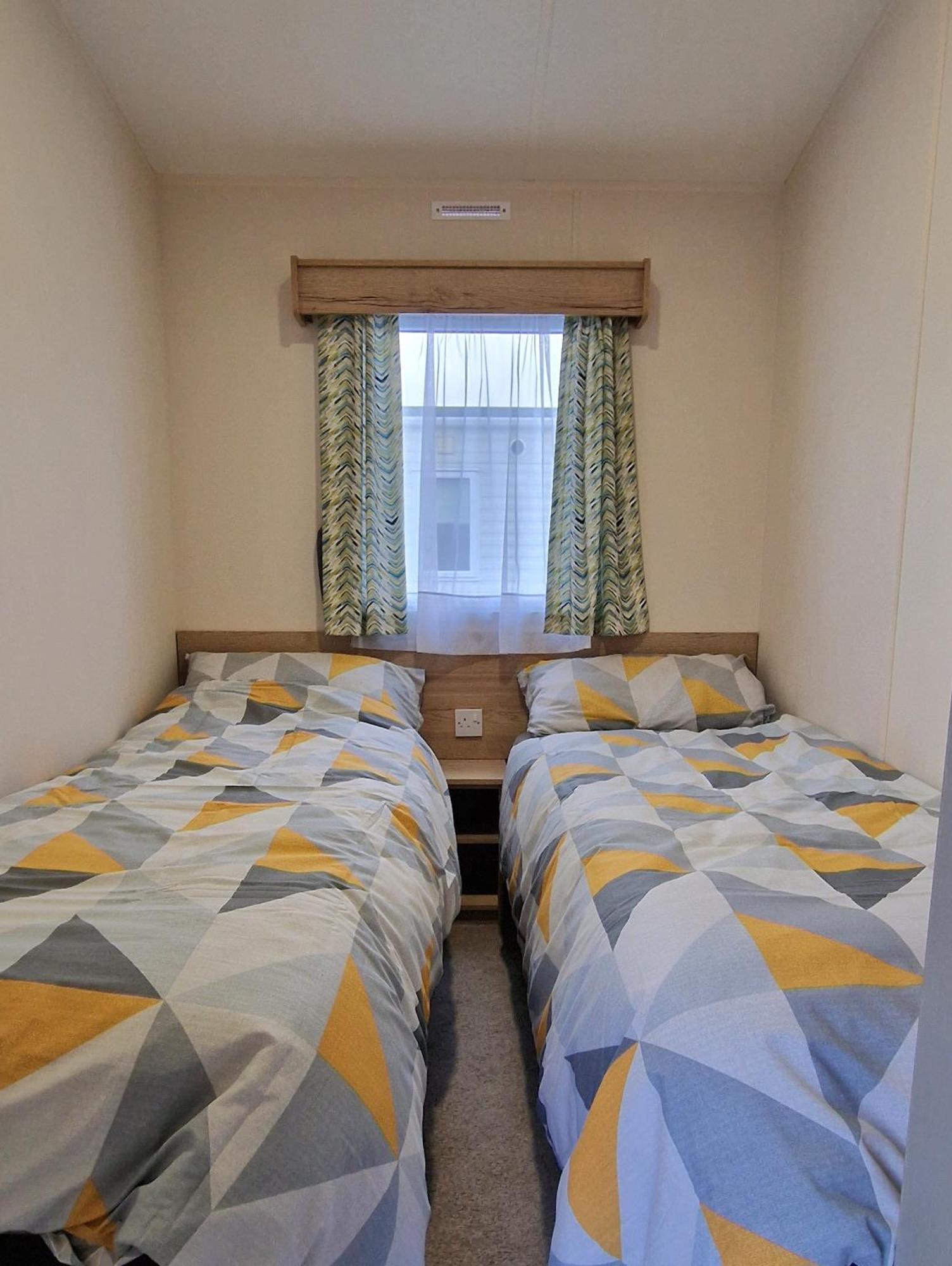 Cwtch, White Horse, Seal Bay Resort Selsey Esterno foto